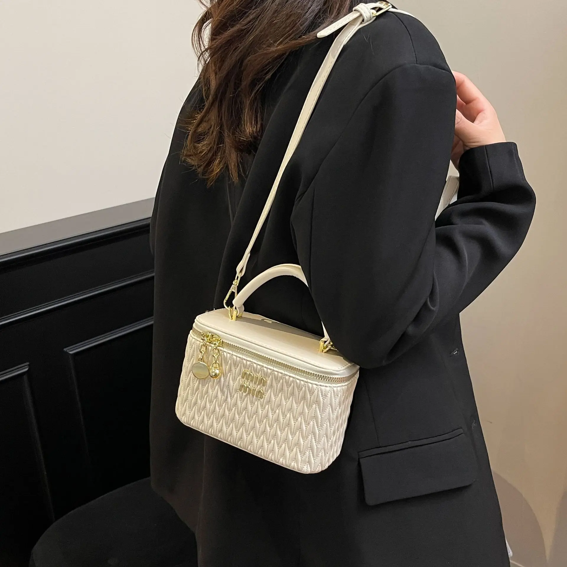 

​Designer Inspired 2025 Box Shoulder Bag, Women's Chic Chain Crossbody Purse, Minimalist Shoulder Tote, Elegant​