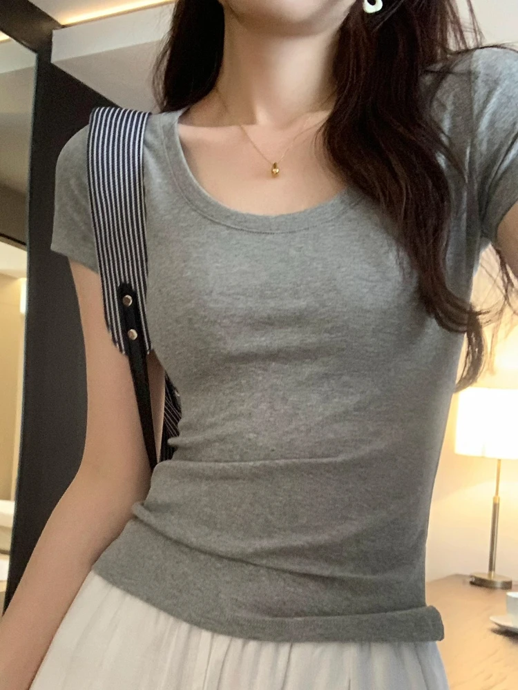 Solid Short Sleeve Tee 2026 Summer New Niche Stylish Women T-shirt Stylish Slim Fit Figure Flattering Minimalist Casual Tops
