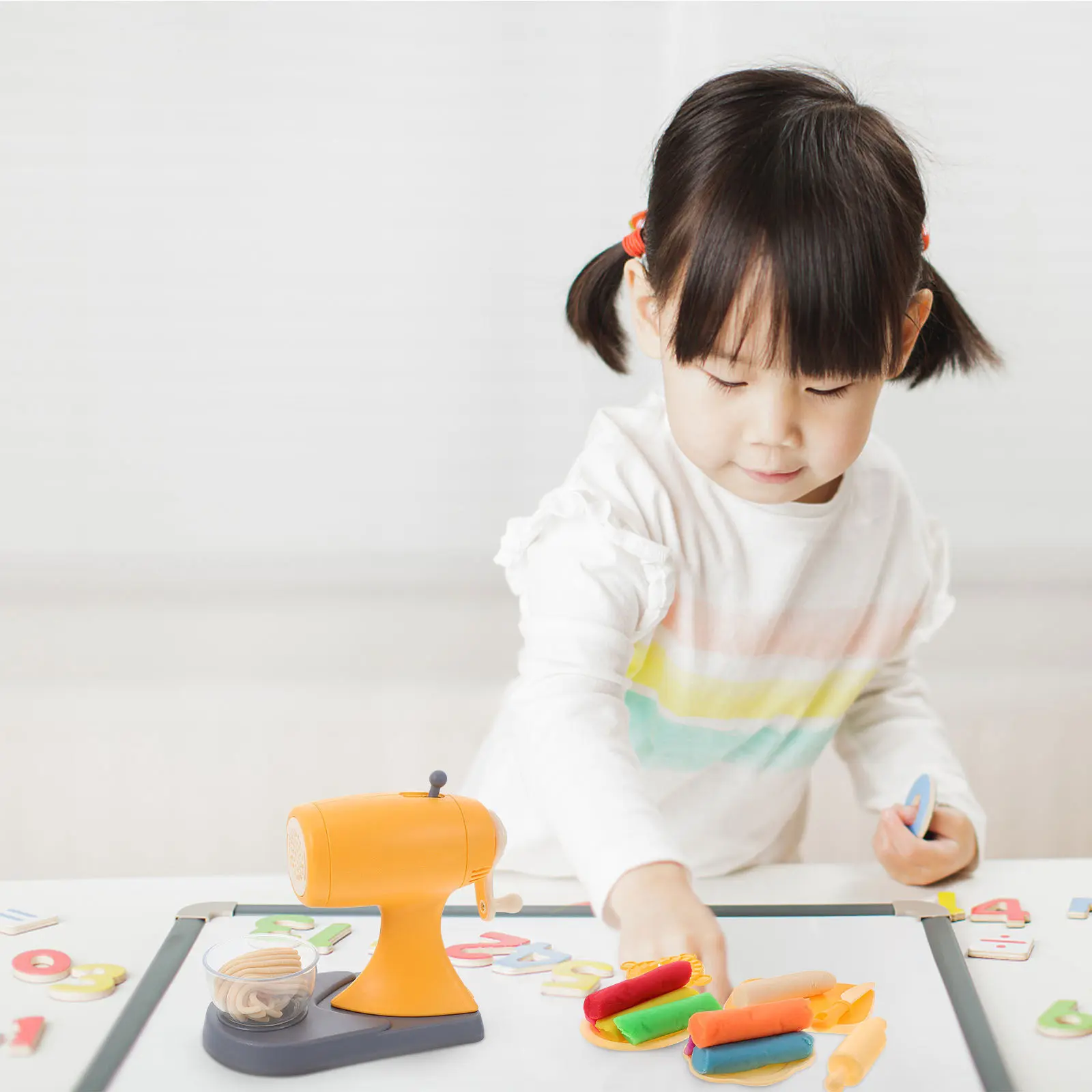 set-macchina-per-noodle-per-bambini-giocattolo-a-tema-cucina-design-cartoonesco-colori-vivaci-che-attirano-l'attenzione-ore-di-divertimento