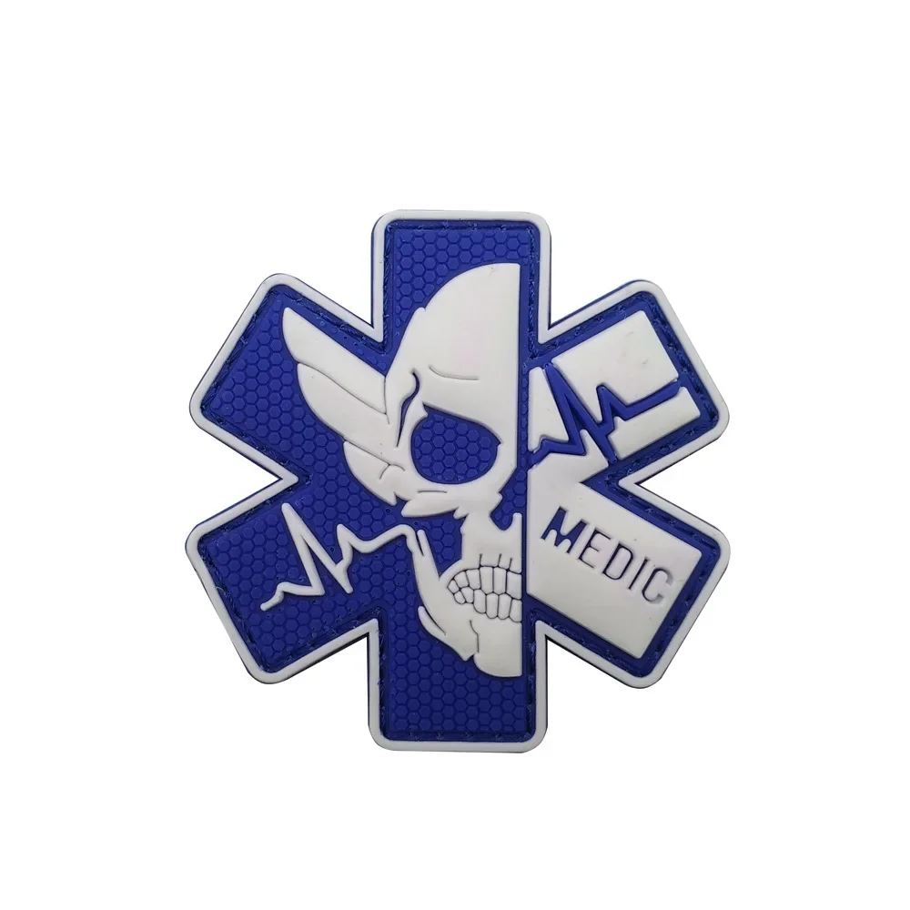 Toppe militari tattiche con teschio in PVC distintivi decorativi per ricamo croce medica riflettente EMT Ir paramedico