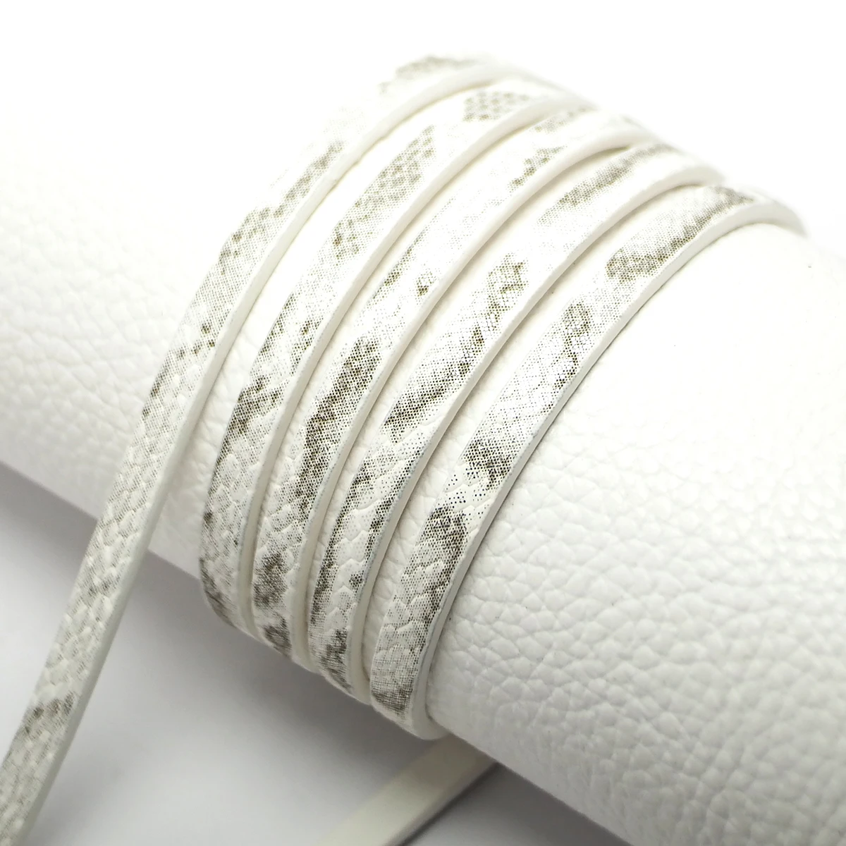 

1.15meter Ink White Leather Cord,Mesh Embossed Leather Strip,5mm Flat Jewelry Cord,Craft Cord Bracelet Making,Leather Hat Band