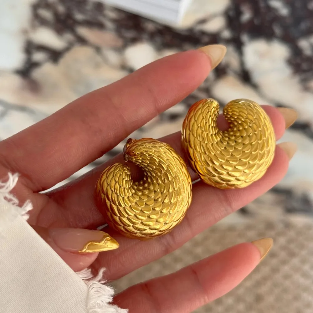 

18k Gold Plated Hypoallergenic Stainless Steel Tarnish Free Designer Vintage Scales Shape Stud Earrings for Women Luxury Jewelry