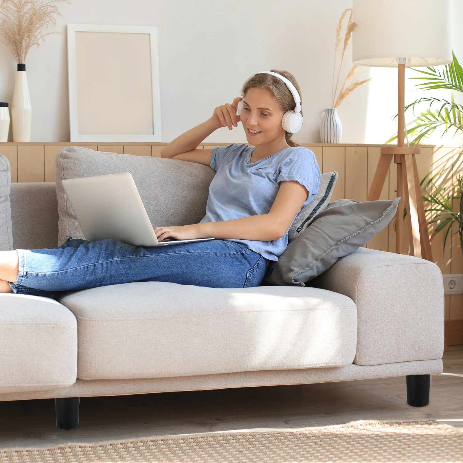 

4Pcs Plastic Black Sofa Legs Round Tapered Replacement Legs for Couch Table Cabinet Chair Furniture Feet Riser Leveler