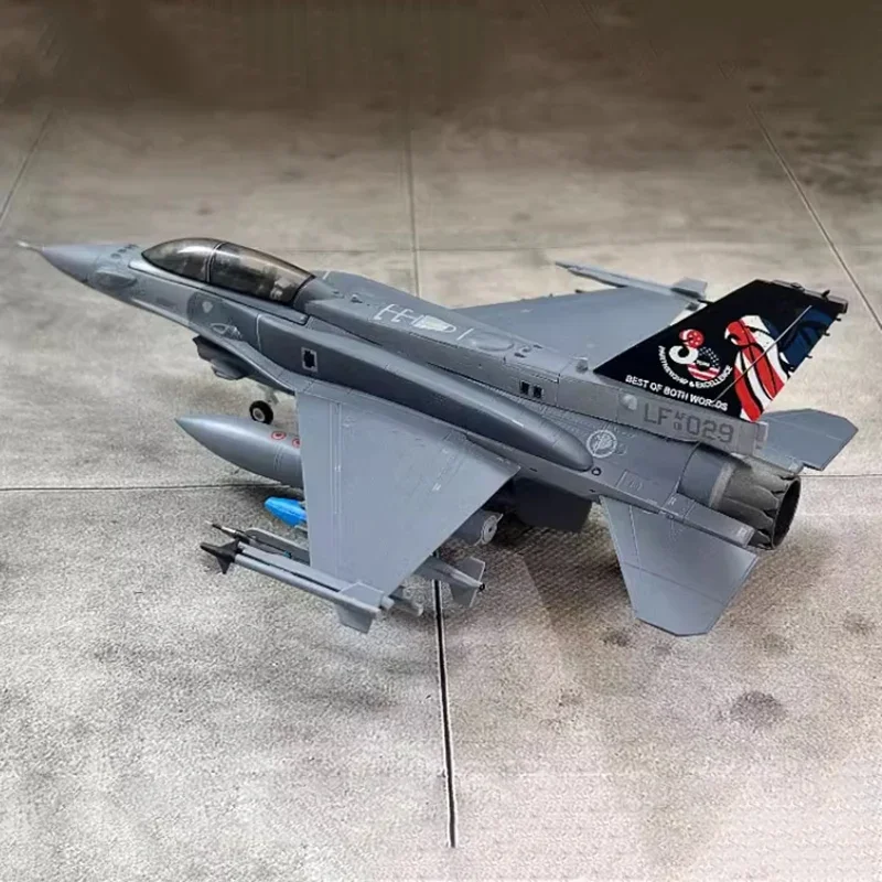 Diecast 1:72 Scale Singapore Air Force F-16D fighter Alloy Finished Simulation Model Static Decoration Souvenir Gifts For Adult