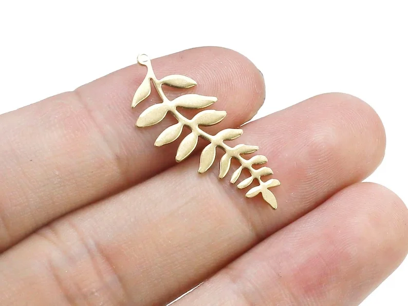 

20pcs Leaf Earring Charms, Brass Leaves Findings, 28x0.8mm, 28.6x0.85mm, Seaweed Pendant, Jewelry Making R428