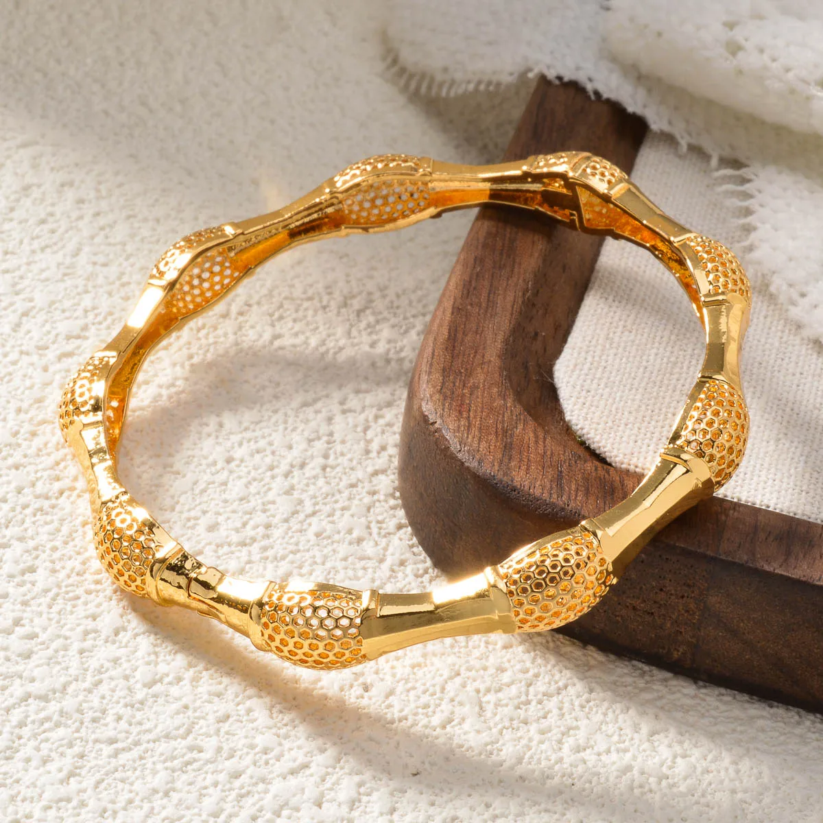 

Дубайский африканский роскошный 18-каратный позолоченный браслет-манжета с цветочным принтом, комплект свадебных украшений для женщин, регулируемый браслет с подарком