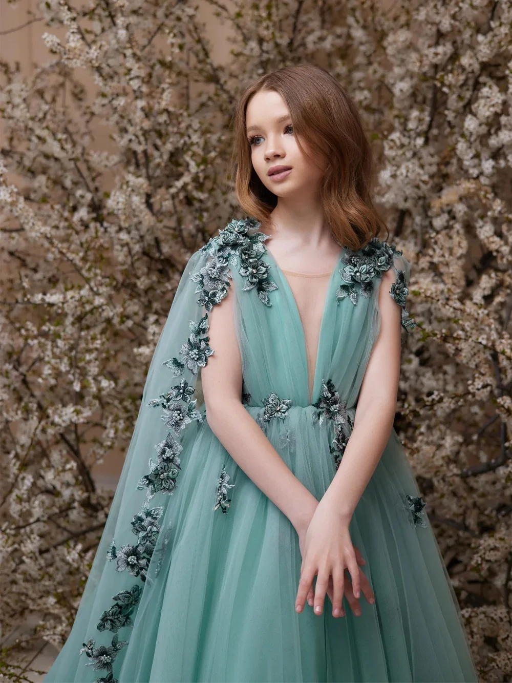 Green Exquisite 3D Floral Kids Princess Gown With Cape For Party Girls Elegant V-neck Dresses Stage Performance Wear 2-14Y