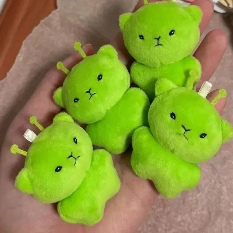 

Миниатюрные плюшевые брелоки-подвески в виде зеленого инопланетного кота, пушистые, для пар, милые мультяшные, для сумок, рюкзаков, декоративные, подарки