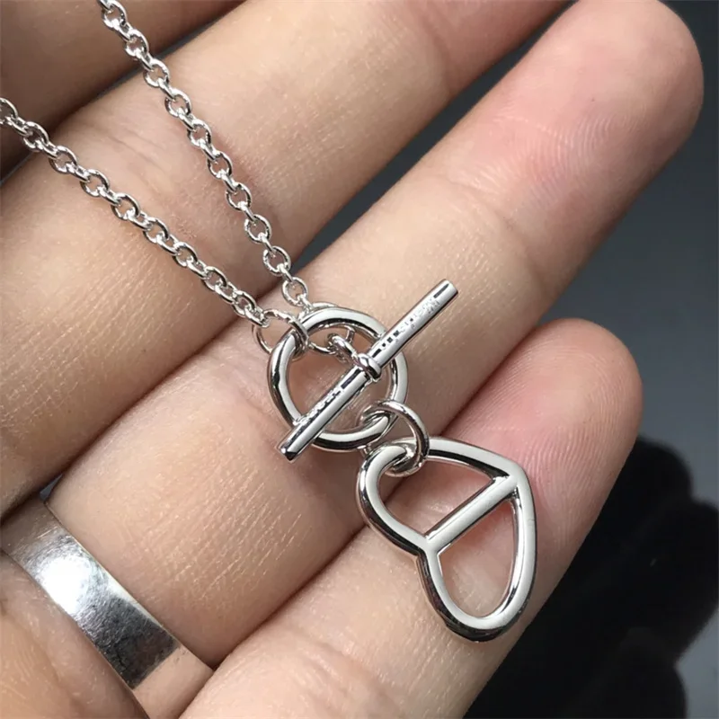 

2025 High-end Design Enamel Pendant Necklace Women's Elegance Clavicle Chain Exquisite Gift Jewelry