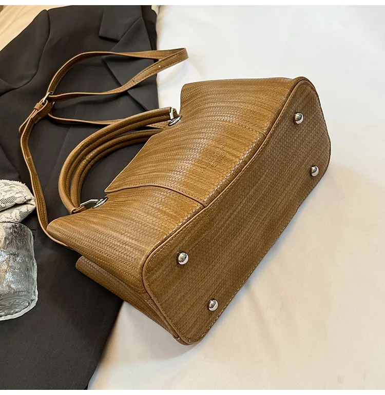 2025 موضة جديدة بسيطة الكورية اليابانية حقيبة كروسبودي عادية حقيبة يد نسائية التنقل حقائب كتف حقيبة يد لخريف