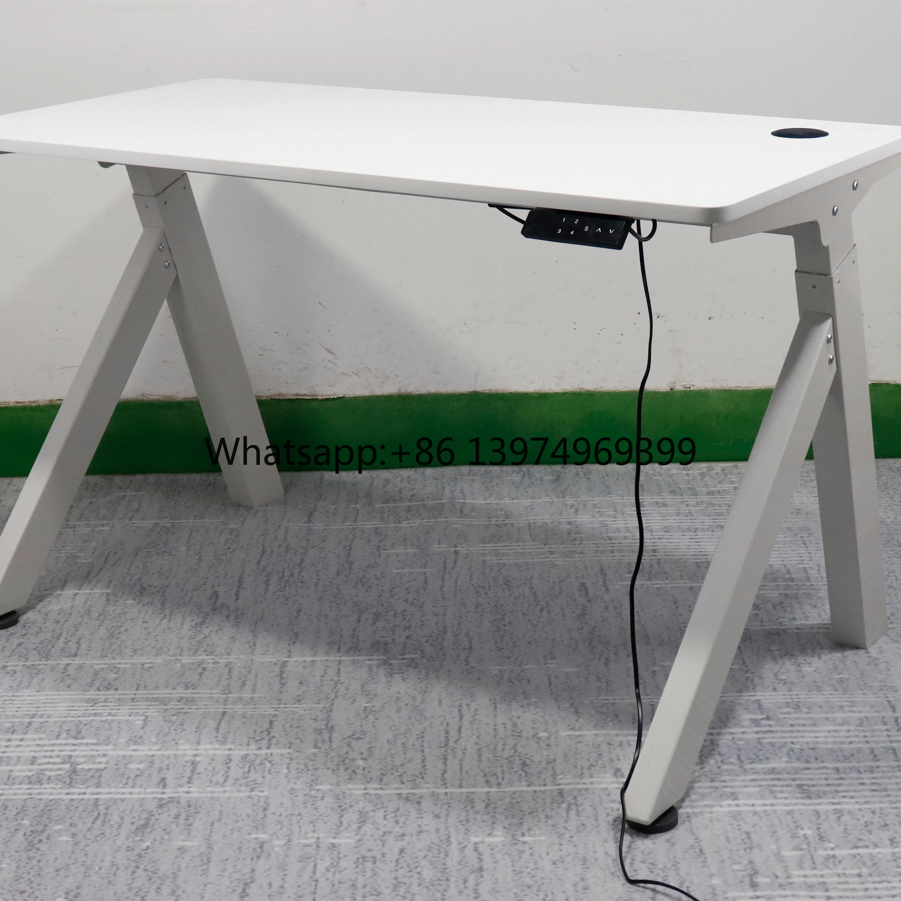 Office Furniture And Desks - In hoogte verstelbare computerstandaard voor op