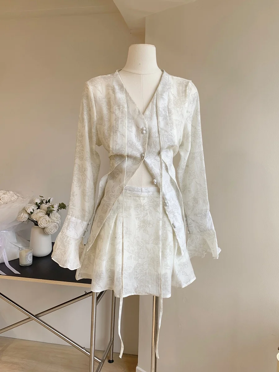 

Women's Spring Summe Relegant Twp Pieces Skirt Set Lady V Neck Flare Sleeve Single Breasted Loose Shirt + A Line Mini Skirt