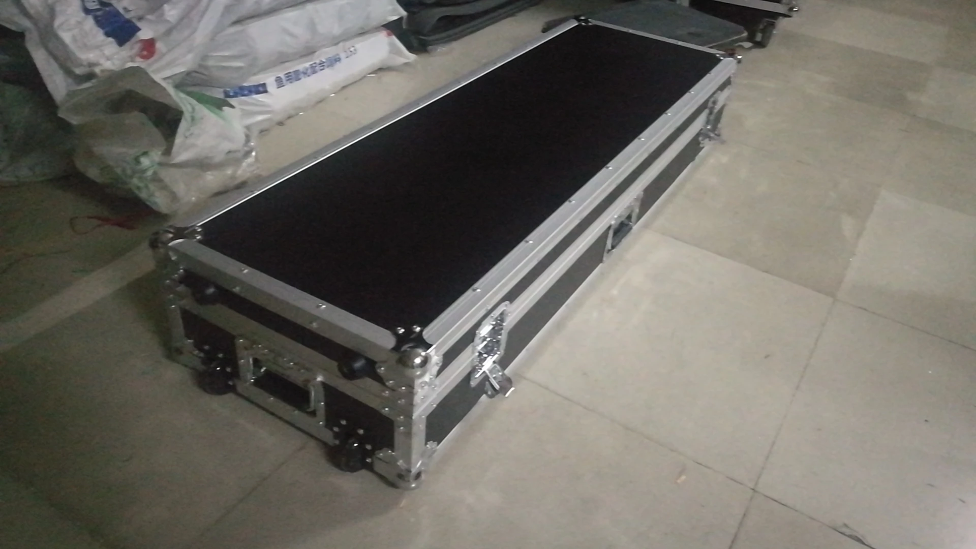 

Roland Keyboards FA08 88-key Electronic Piano Air Case for Stage Equipment, Durable, Protective Case for Stage Equipment