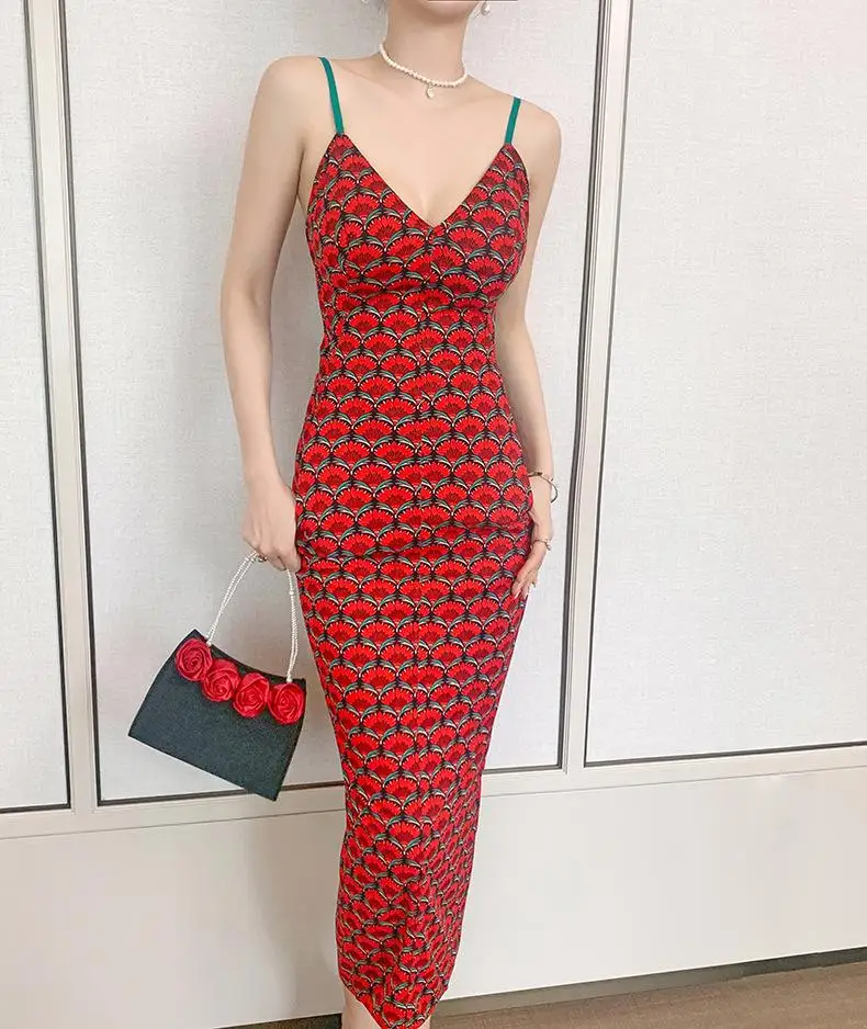 Summer new women's knitted printed suspender long skirt V-neck waist slim elastic pattern dress