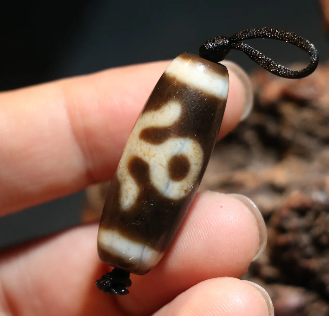 

A Magic Power Energy Tibetan Old Agate Guiren Tairen Big Man Symbol dZi Bead Amulet Fit For Bracelet Talisman Timestown