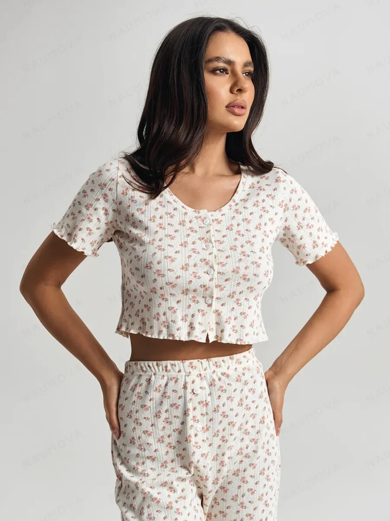 

Stylish Floral Print Lounge Set For Women Short-Sleeve Crop Top And High Waisted Pants Fit Cozy Loungewear Can Be Worn Outside