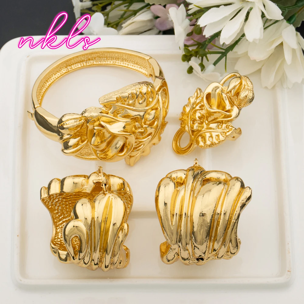 

Trend Fashion Ladies Jewelry Set Delicate Hoop Earrings Ring Cuff Bracelet Jewellery Anniversary Birthday Party Wedding Gift