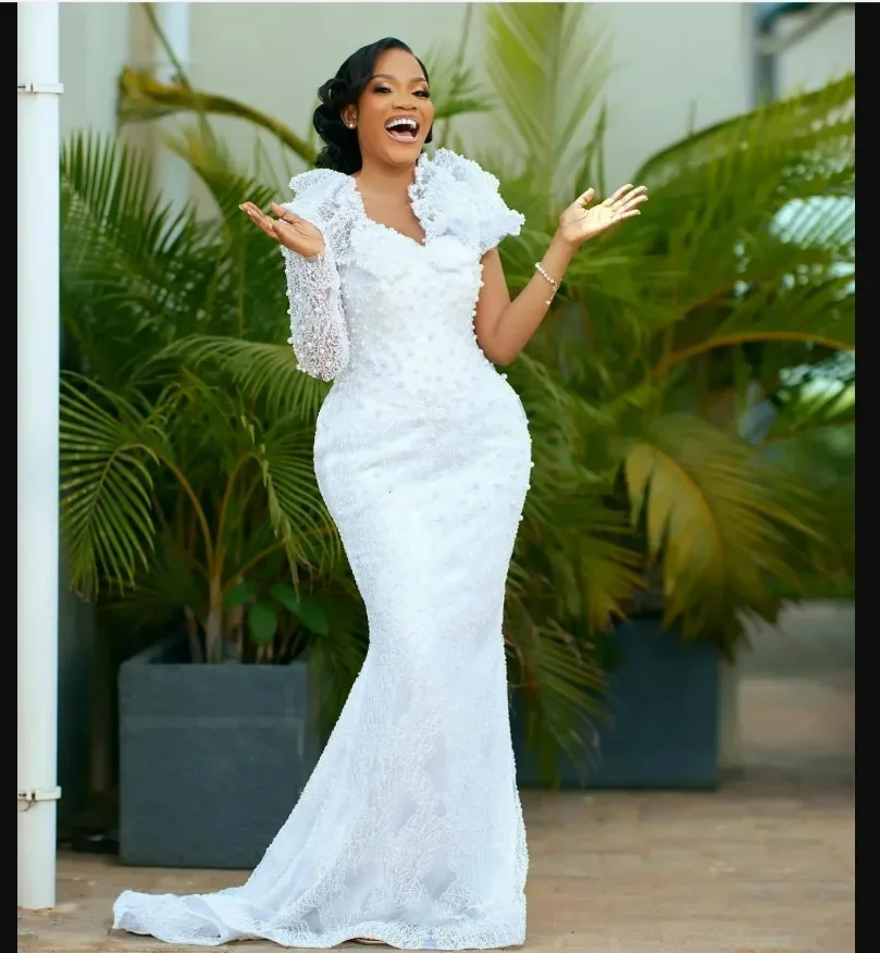 Customized Sheer Neck Shinny Pearls Beads Wedding Dress Sweep Train Robe De Mariee Luxe Long Sleeves Garden Luxury Bridal Gown