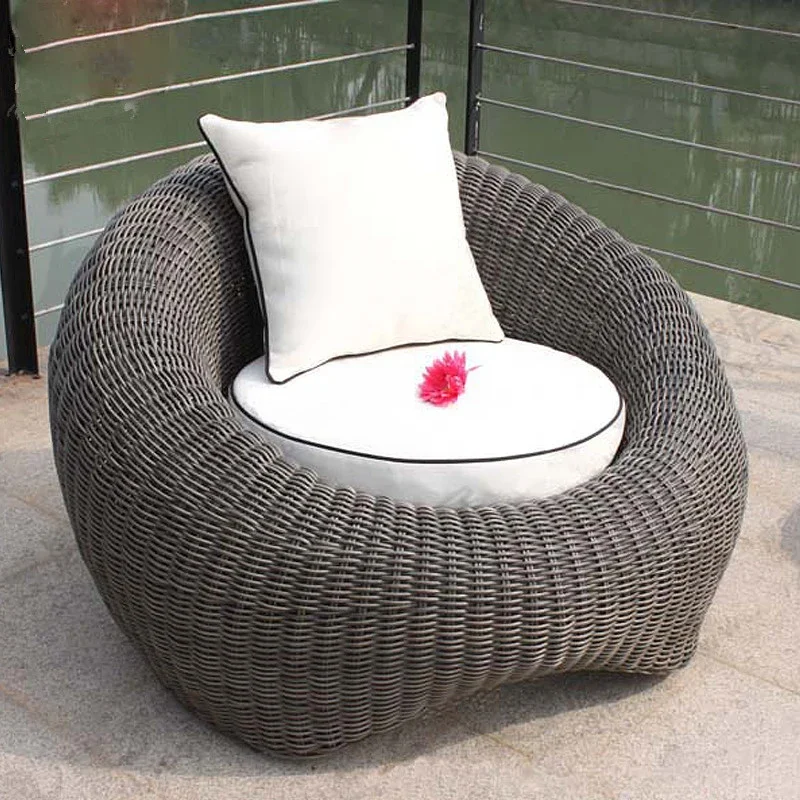 Nordic Minimalism Rattan Chair Sofa Outdoor Courtyard Gazebo Sofa Creative Weaving Design Simple Style Recliner Sofa Tea Table