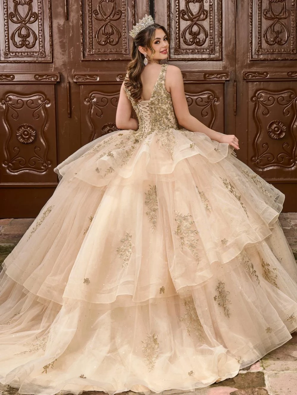 Vestidos Quinceanrra Prom com brilhantes lantejoulas, Apliques Clássicos de Renda, Princesa, Longo Decote Em V, Vestido Doce 16 Camadas