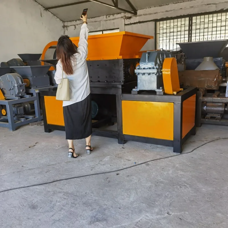 

Customized Sea Freight Coconut Shell Durian Peel Shredding Machine Waste Tire Rubber Can and Plastics Shredder