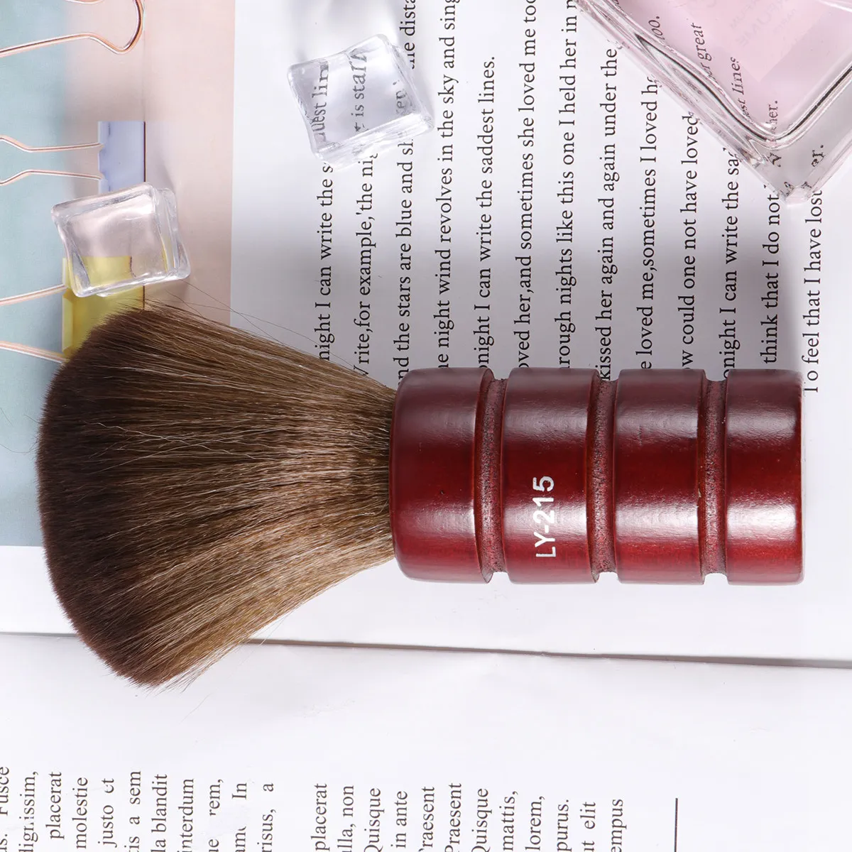 

Salon Hair Cutting Neck Duster Brush Fiber Lint-Free Easy Clean Professional Barber Hairdresser Face Neck Dust Brush Tools