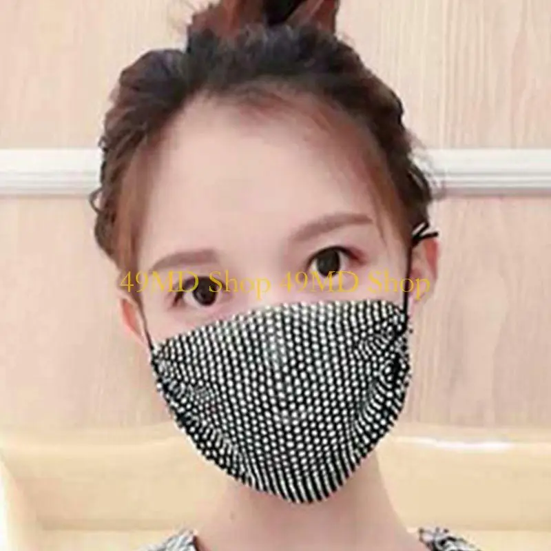 49md Masque en maille en forme paille