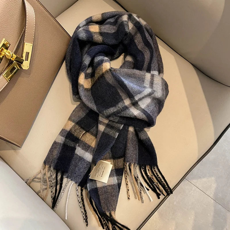 Wool scarf for women, autumn and winter plaid pattern for warmth, fashionable and versatile, middle-aged mother scarf as a gift