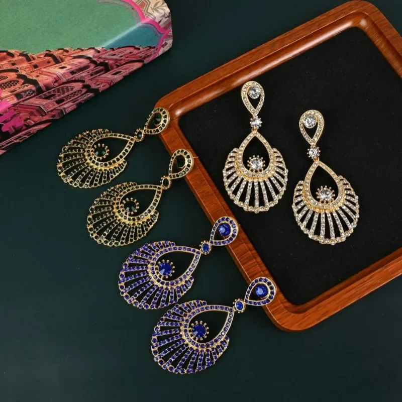 

Middle-aged Vintage Light Luxury Fashion Atmospheric Full Rhinestone Earrings Indian Elegance French Palace Retro Drop Earrings