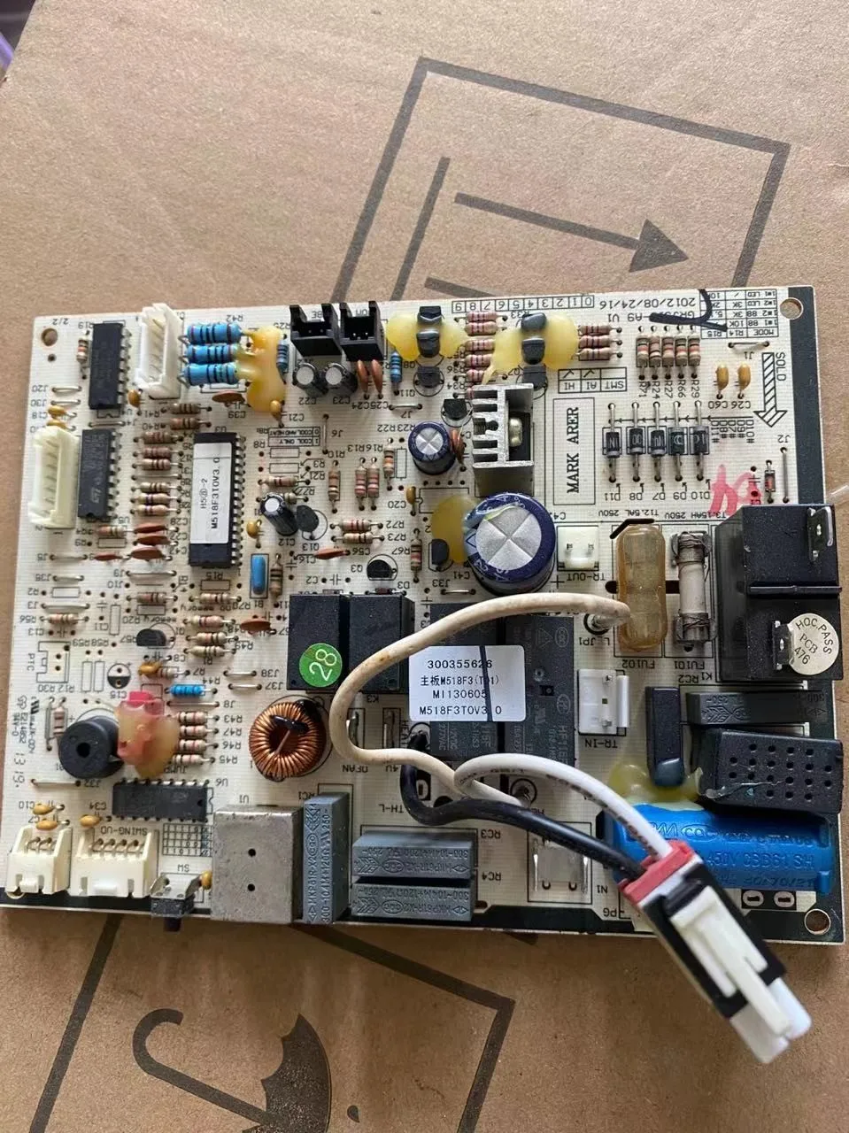 

Applicable to Gree air conditioner main board M518F3 300355624 300355625 300355626 GRJ518-A6
