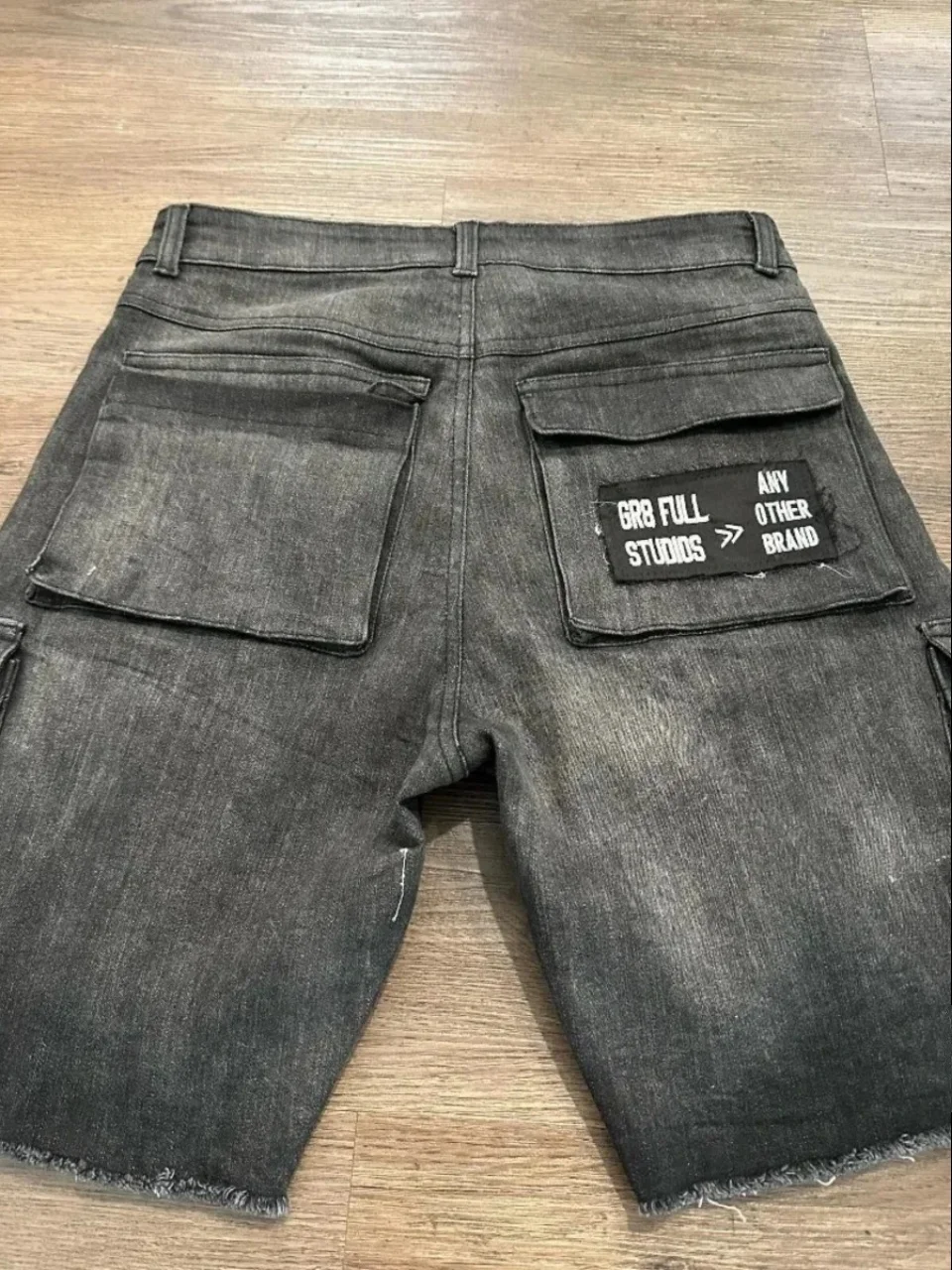 Fashion Letter Embroidery Patch Denim Shorts Unisex Wide Leg Pants mid Waist Short Length Modern Style Wear Resistant