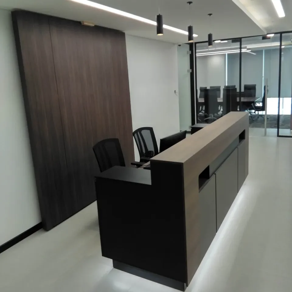 April 2019 VAE Project Modern kantoormeubilair