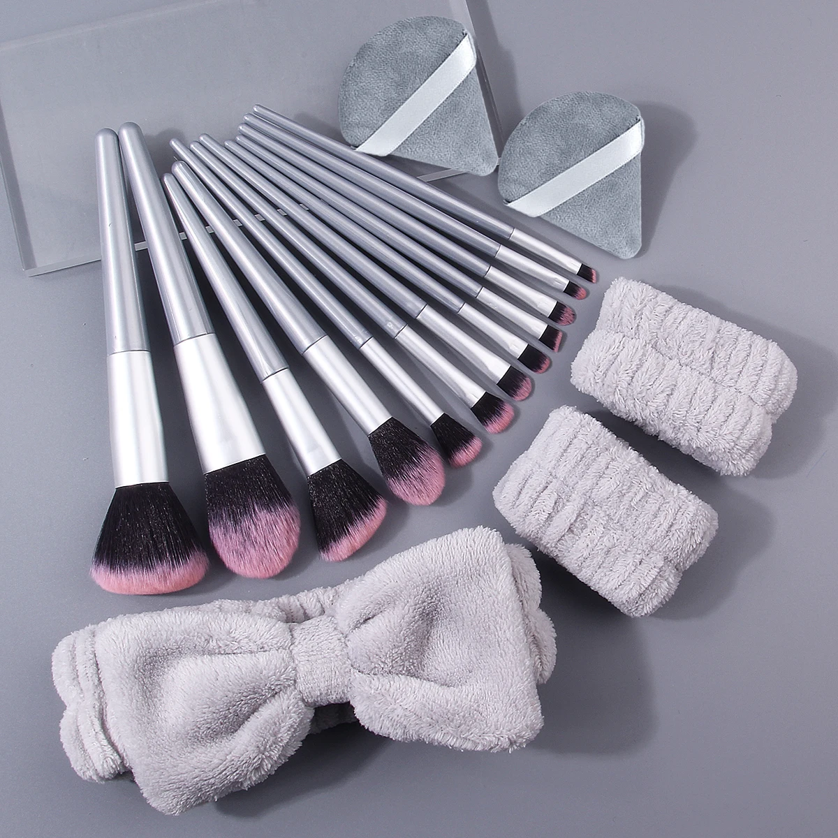 Juego de brochas de maquillaje multifuncionales, 17 Uds., banda para el pelo súper absorbente, juego de limpieza y esponja triangular suave para polvos