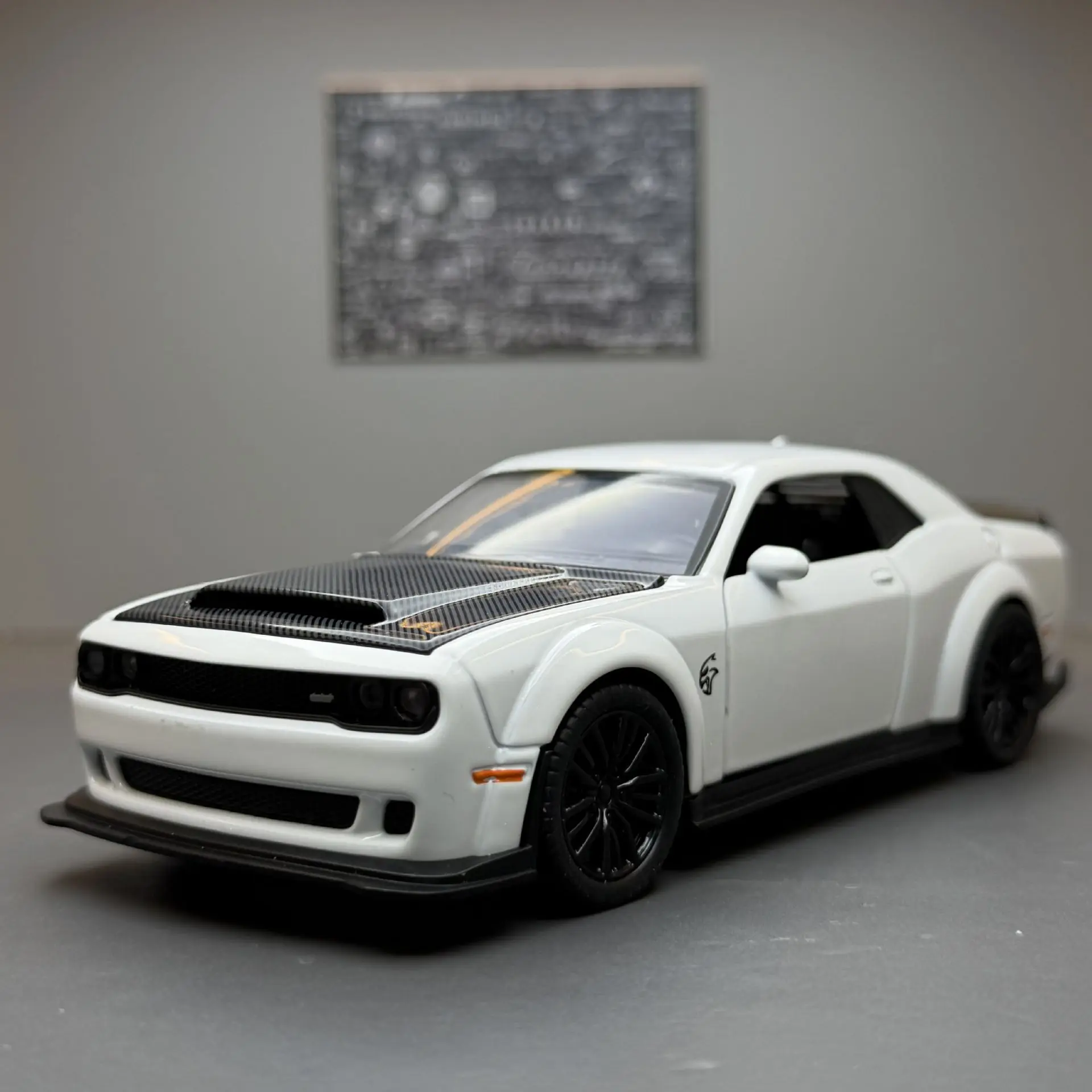 

Модель автомобиля Hellcat 1:32, литая под давлением, со звуком и светом, откатывающаяся, для детей, подарок