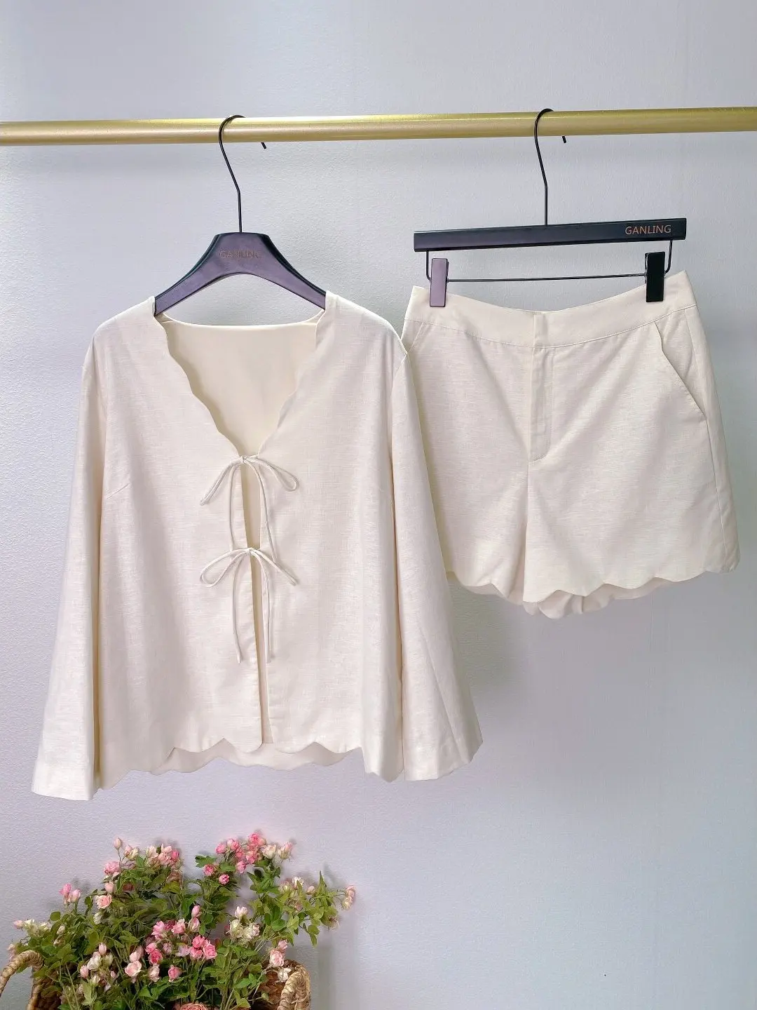 

French Sle V-ne T irt with Knot And Wave Women's ort Set Spring Summer Breathable Skin-friendly Cotton Blend