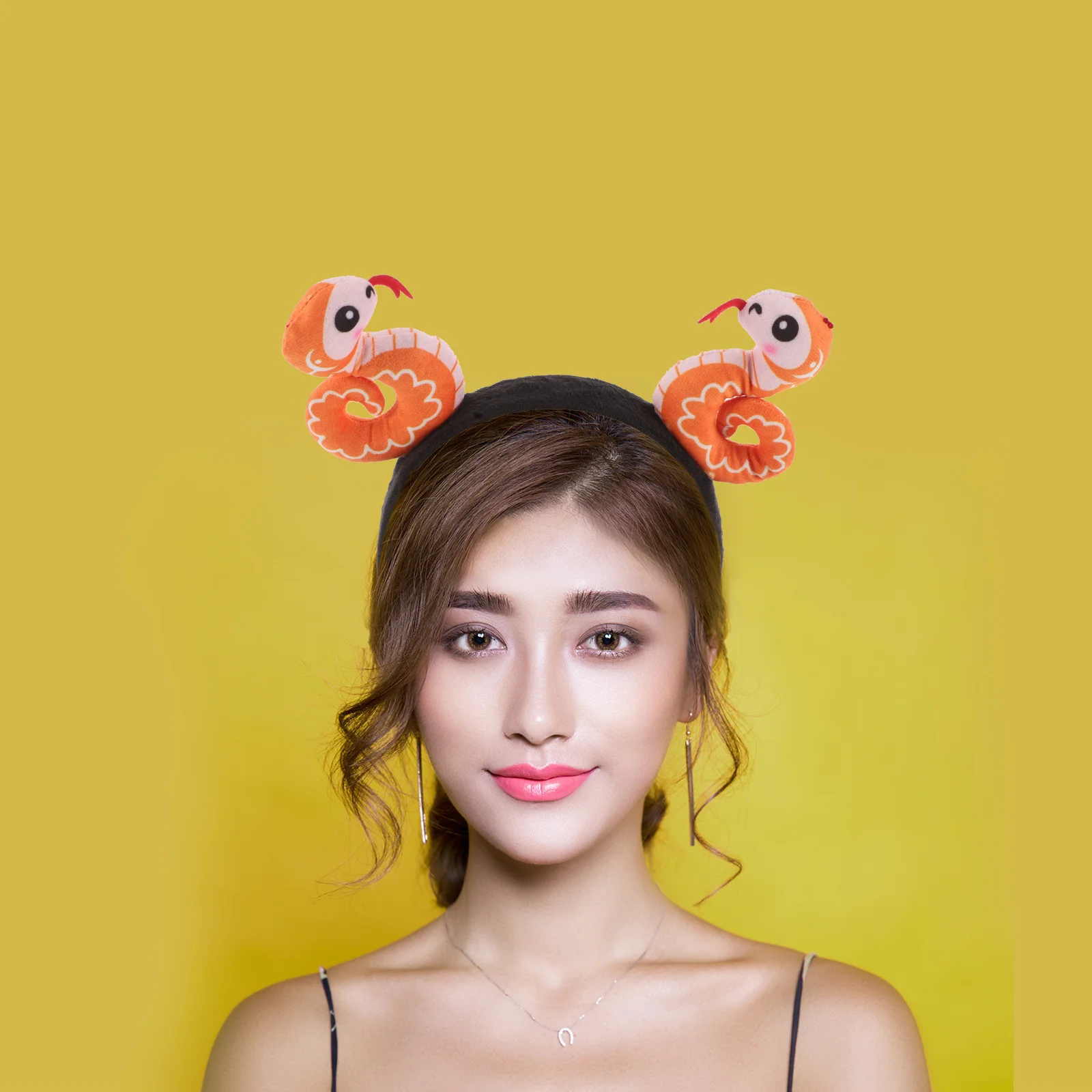 

Cartoon Snake Headband 1 Piece Eye-Catching National Design Lightweight Comfortable Wear for New Year Celebrations Zodiac