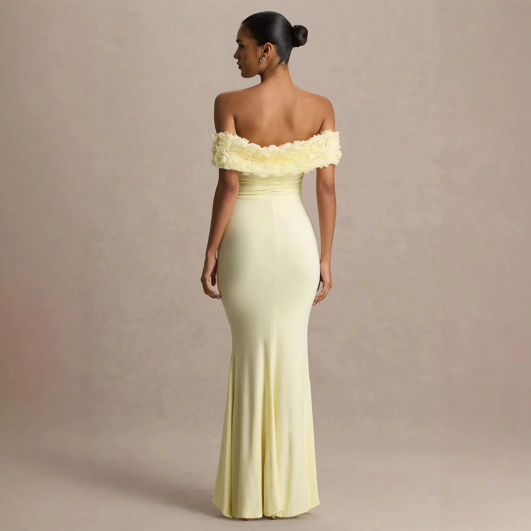 أبيض أصفر أنيق فستان الحفلة الراقصة 3D زهرة مثير قبالة الكتف قصيرة الأكمام غمد طويل الزفاف الرسمي ضيف الجلباب ثوب الزفاف