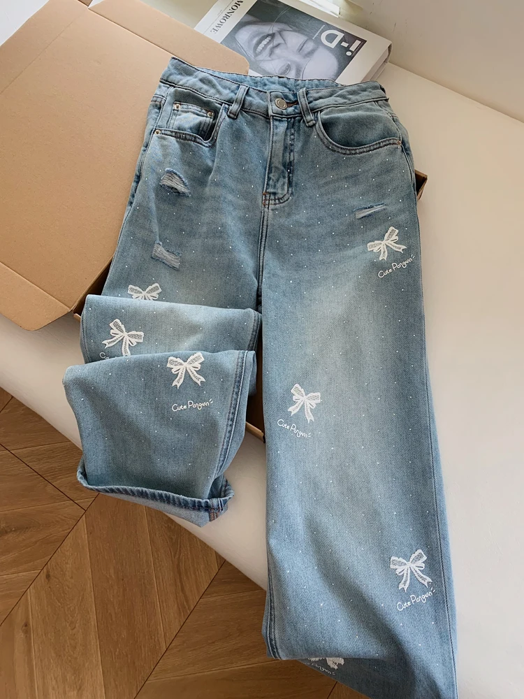 

Мягкие джинсовые джинсы, женские джинсы с высокой талией, удлиненный узл, вышивка, стразы, дизайн с отверстиями, прямые джинсы, свободный крой