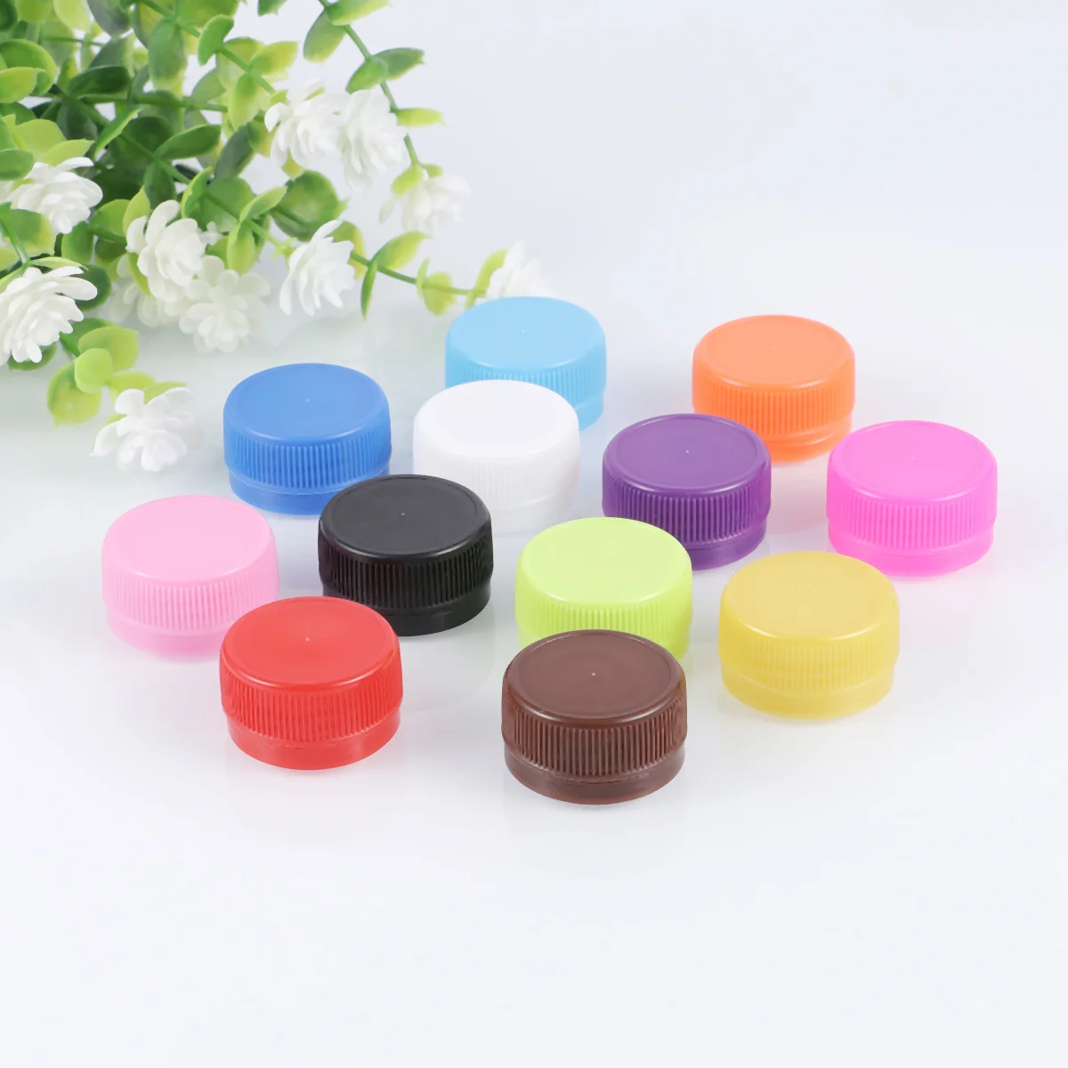 

100Pcs Plastic Bottle Covers Colorful DIY Drink Caps for Kids Home Education Kindergarten Art Classes Reusable Safe Non Odor