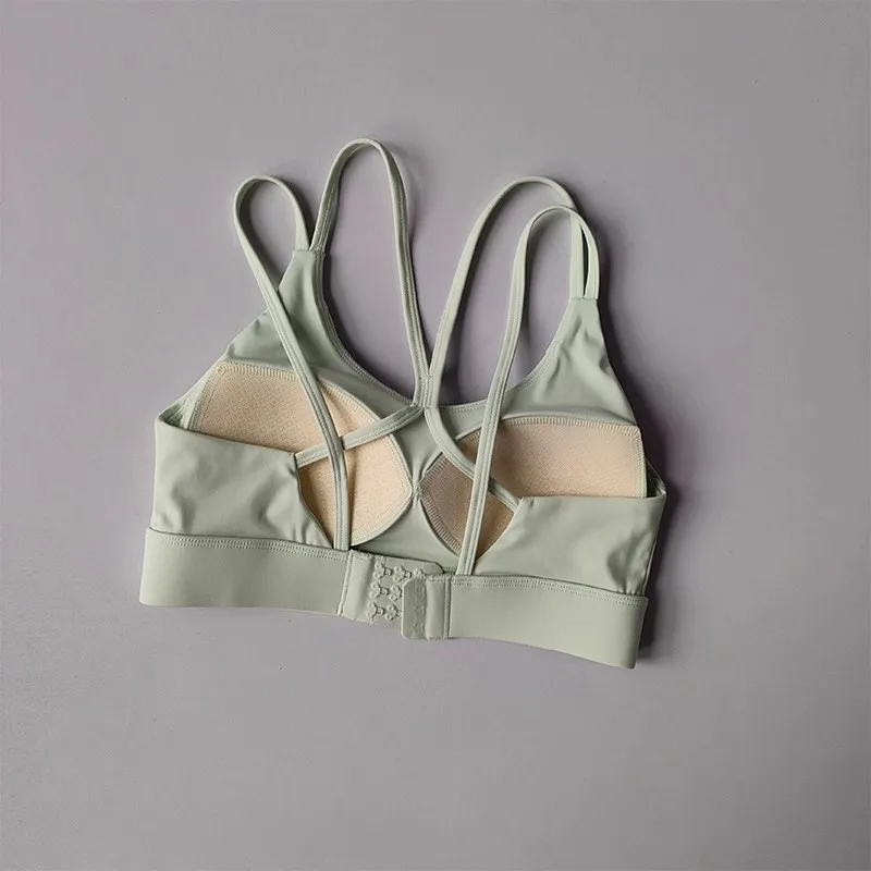Einfarbiger, weicher Fitness-BH mit überkreuzten Trägern für Damen, Yoga-Top, stoßfestes Sport-Oberteil mit Polster, Push-Up, verstellbarer Sport-BH. – Detail 16