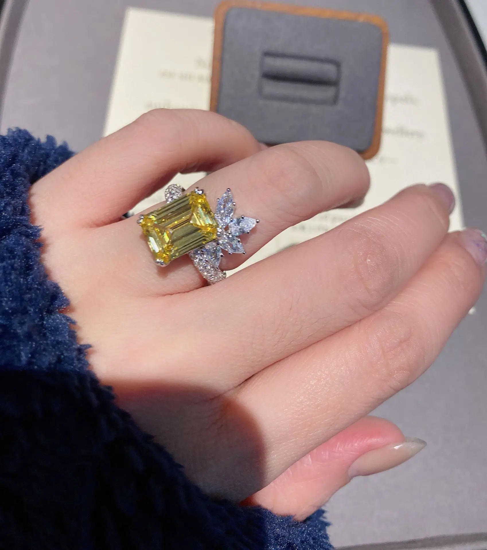 

New Design Yellow Crystal Cubic Zirconia Square Stone Women's Ring Wedding Ceremony Party Finger Accessories Personality Jewelry