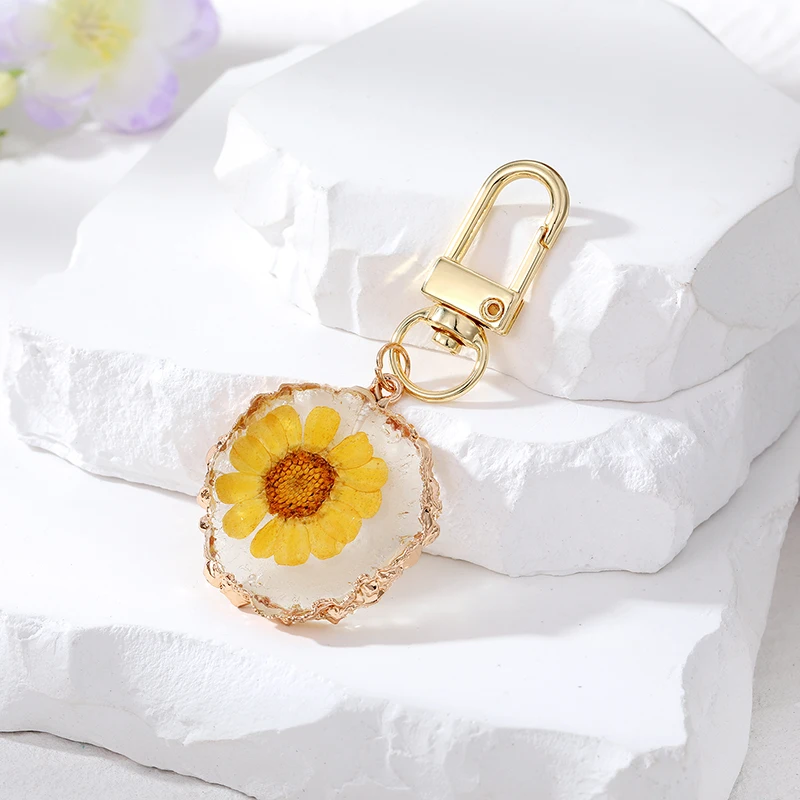 Evil Eye Hamsa Hand Daisy Dried Flower Keychain Key Ring Women Men Natural Real Flower Fatima Hand Bag Car Box Key Accessories