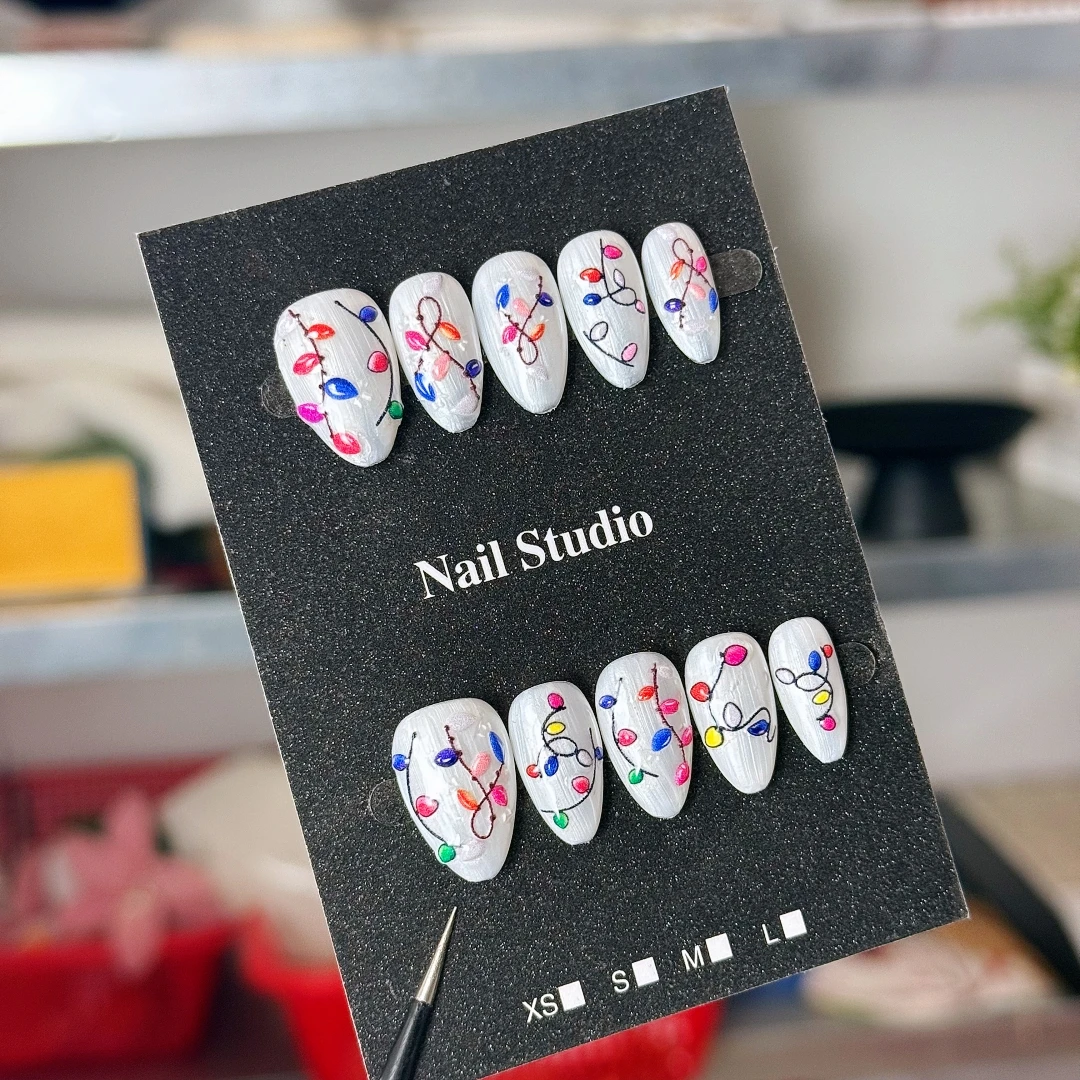 10pcs High-end Cute cartoon style, hand-drawn vines, colorful leaves, carefree and unrestrained handmade fake nails