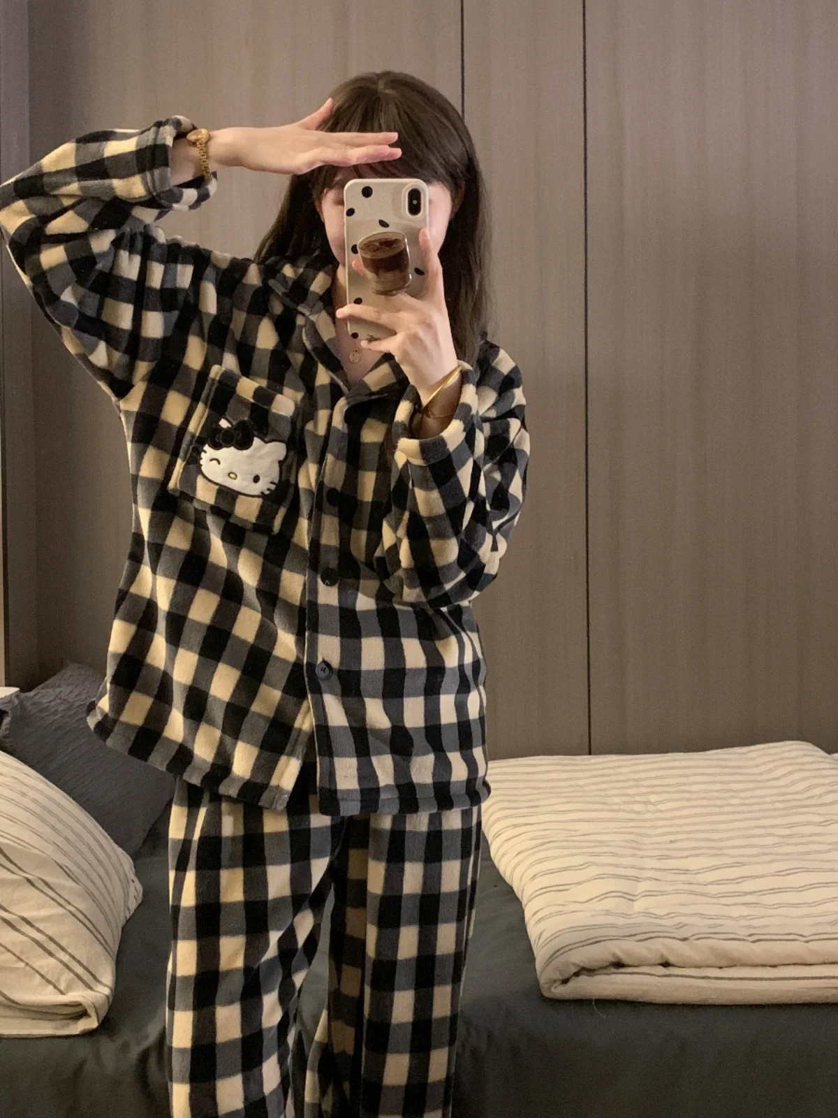 Japan fashion Cartoon Hello Kit Sweet Slimming Plaid Pajamas Women Thickened Warm Autumn and Winter Dralon Homewear Two-pie...