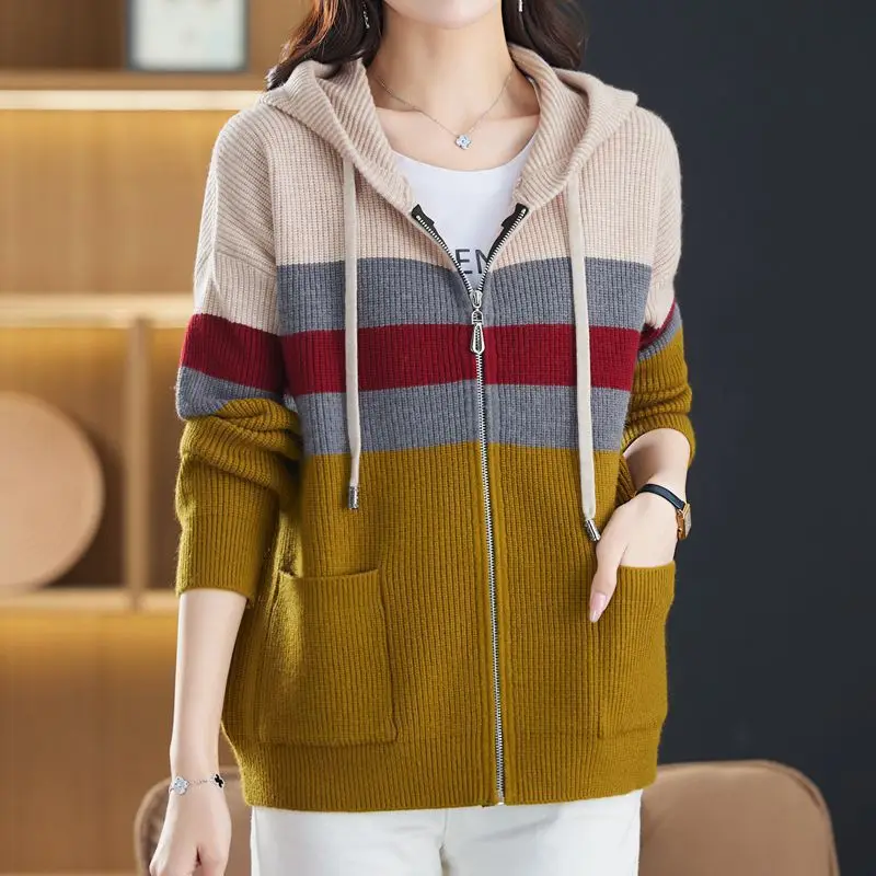 

Кашемировый полосатый свитер, пальто, женский ленивый стиль, осень-зима, новый стиль, повседневный карманный вязаный кардиган с цветными блоками и капюшоном