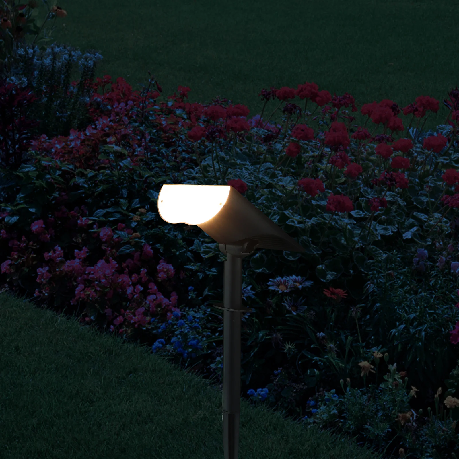 

Solar Lawn Lights Outdoor Waterproof Solar Powered Bright Spotlights for Yard Garden Pathway Landscape Decoration Dusk to Dawn