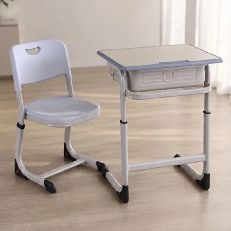 The desk is integrated with learning desks and chairs, which can be lifted and lowered for home use. The home writing desk
