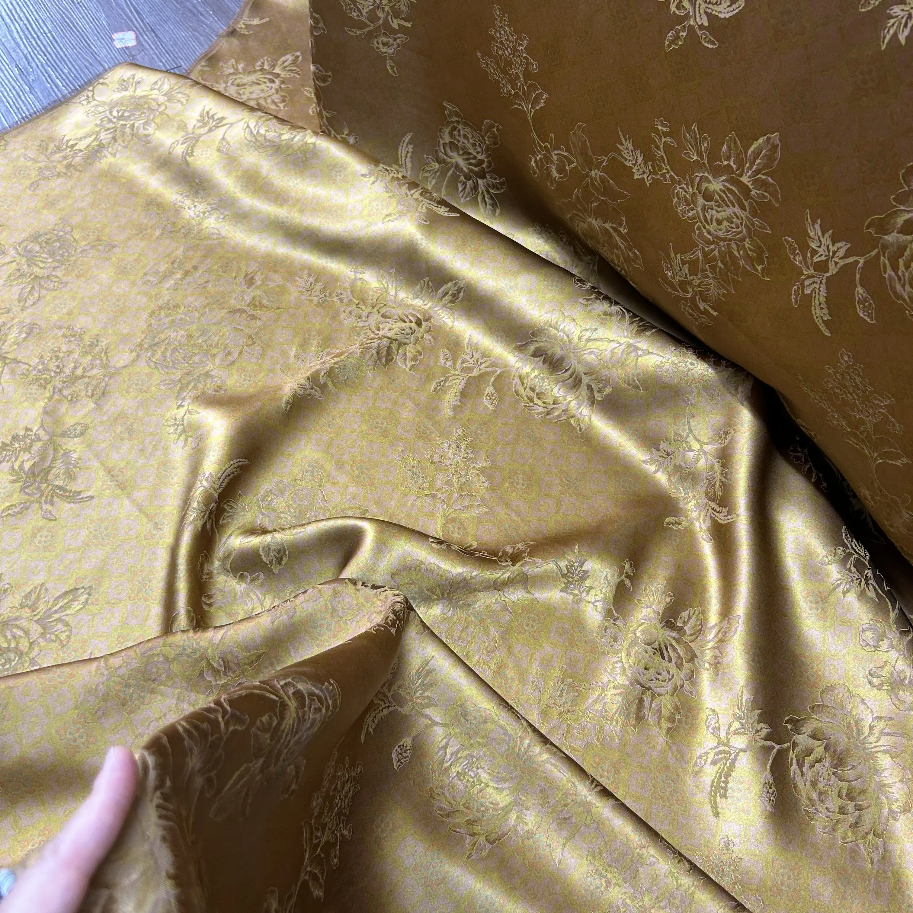 Silk Soteil Gambiered Guangdong Silk Cloth Vintage Gilding Dark Grain Peony Jacquard Cheongsam Top Vest National Style Fabric