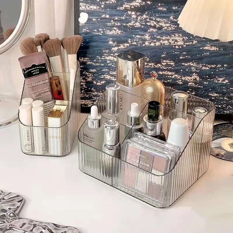 Transparente Desktop-Kosmetik-Aufbewahrungsröhre, trapezförmiges, leichtes, luxuriöses Lippenstift-Sortier- und Aufbewahrungsregal mit großer Kapazität