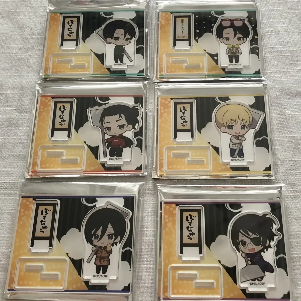 アニメ進撃の巨人アルミン・アルレルトハンジ・ゾエ・リーヴィ・アッカーマンエレンコスプレアクリルスタンディングサインデスクトップ装飾クリスマスギフト